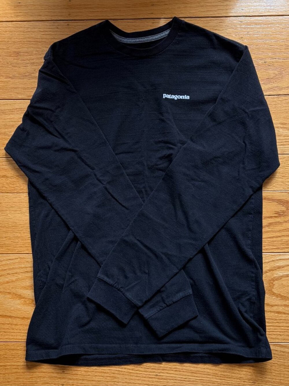 Patagonia Long-Sleeved P-6 Logo Responsibili-Tee in Medium